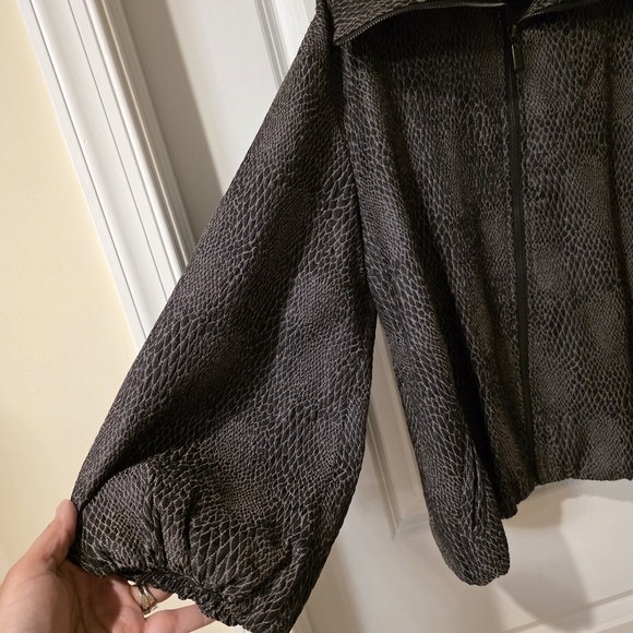 Due Per Due Large Jacket - Picture 3 of 6